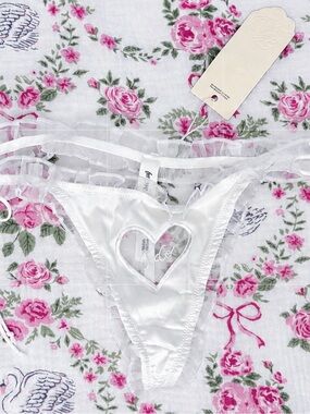 🍋 FOR LOVE & LEMONS NWT Bridal Thong Romantic Heart Blooms Ruffle Lace Sz Small